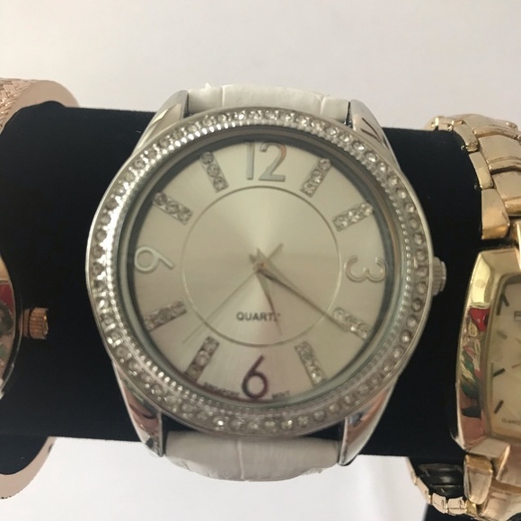 10 Fashion Watches  silver tone, gold tone, white and black - Picture 5 of 13